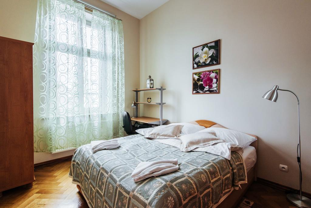 Apartment Echodom Dietla 35